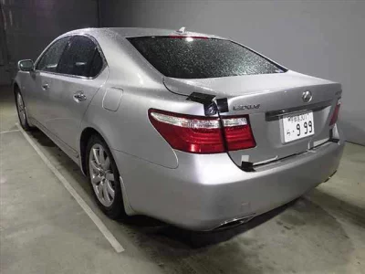 Lexus LS