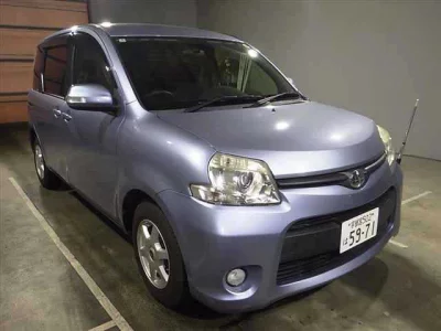 Toyota Sienta