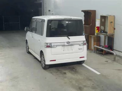 Daihatsu TANTO  с аукциона в Японии