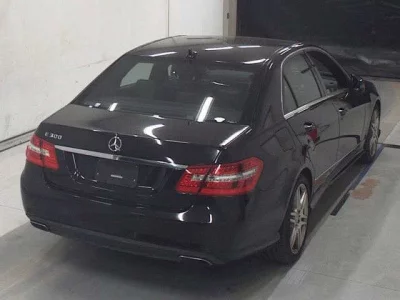 Mercedes-Benz E CLASS  с аукциона в Японии