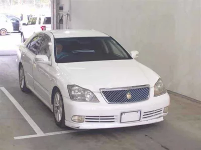 Toyota CROWN  с аукциона в Японии