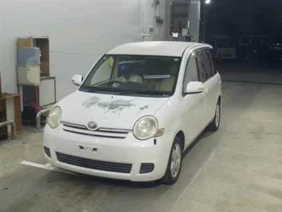 Toyota SIENTA  с аукциона в Японии