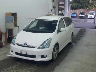 Toyota WISH  с аукциона в Японии