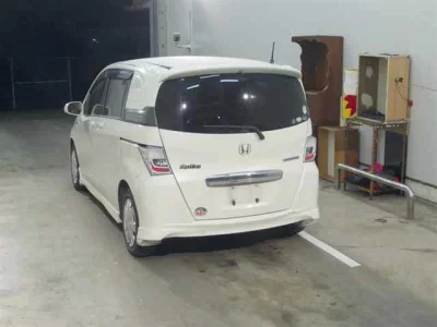 Honda FREED  с аукциона в Японии