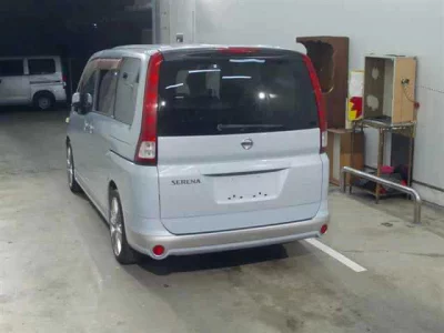 Nissan SERENA  с аукциона в Японии