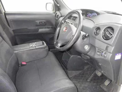 Toyota BB  с аукциона в Японии