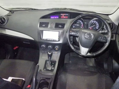 Mazda AXELA  с аукциона в Японии