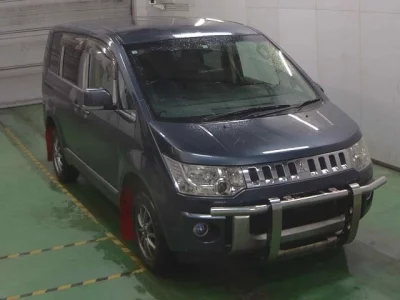 Mitsubishi DELICA D5