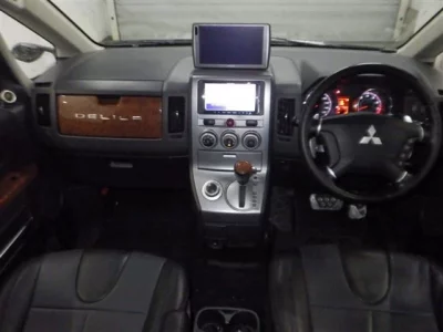 Mitsubishi DELICA D5