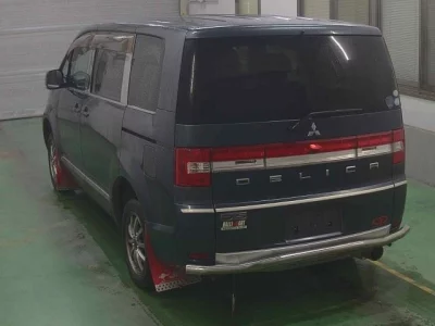 Mitsubishi DELICA D5