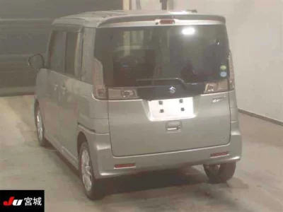 Suzuki Spacia
