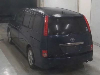 Toyota ISIS