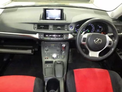Lexus CT  с аукциона в Японии