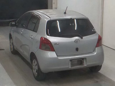 Toyota VITZ  с аукциона в Японии