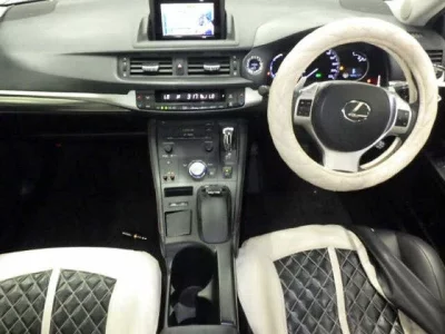 Lexus CT200h