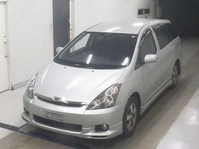Toyota WISH  с аукциона в Японии