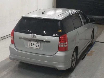 Toyota WISH  с аукциона в Японии
