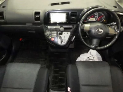Toyota WISH  с аукциона в Японии