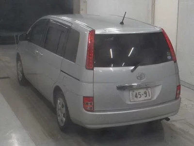 Toyota Isis