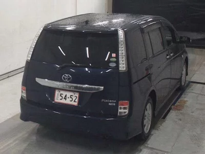 Toyota Isis