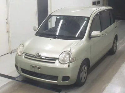 Toyota Sienta
