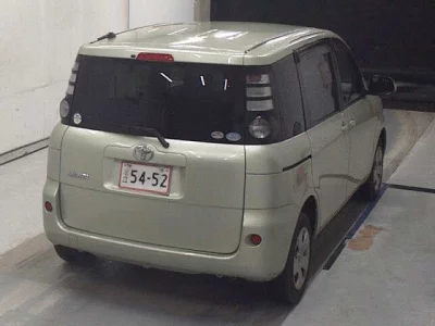 Toyota Sienta