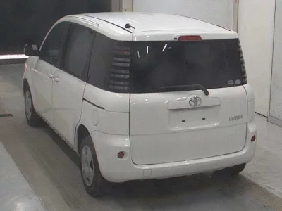 Toyota SIENTA  с аукциона в Японии
