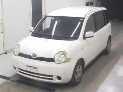 Toyota SIENTA  с аукциона в Японии