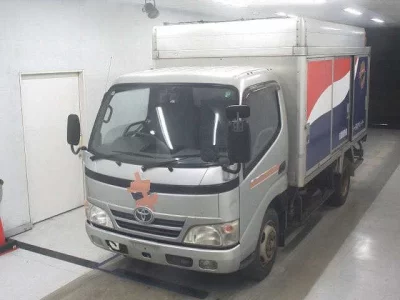Toyota DYNA  с аукциона в Японии