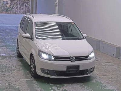 Volkswagen GOLF TOURAN  с аукциона в Японии