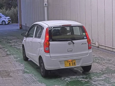Daihatsu MIRA  с аукциона в Японии