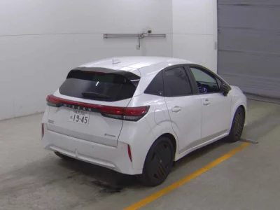 Nissan Aura