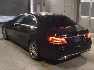 Mercedes-Benz E CLASS  с аукциона в Японии