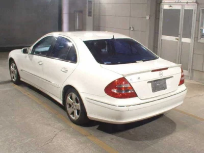 Mercedes-Benz E CLASS  с аукциона в Японии