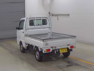 Nissan NT100 Clipper