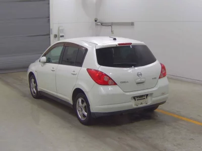 Nissan TIIDA  с аукциона в Японии