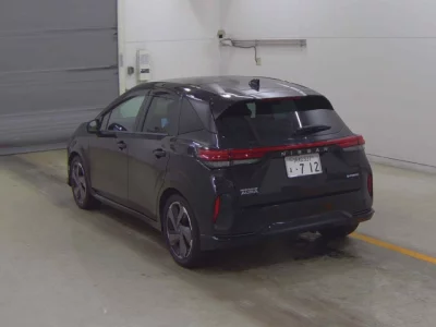 Nissan Aura
