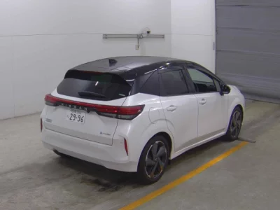 Nissan Aura