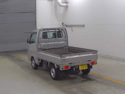 Nissan NT100 Clipper