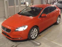 Volvo V40 лот № 69 оценка 4.5  с аукциона в Японии 3