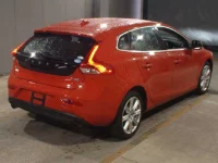 Volvo V40 лот № 69 оценка 4.5  с аукциона в Японии 4