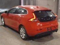 Volvo V40 лот № 69 оценка 4.5  с аукциона в Японии 1