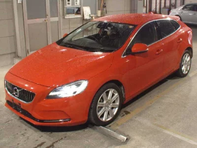 Volvo V40  с аукциона в Японии