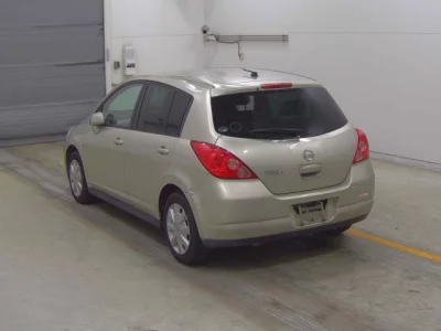 Nissan TIIDA  с аукциона в Японии