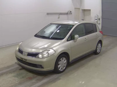 Nissan TIIDA  с аукциона в Японии
