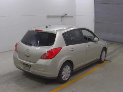 Nissan TIIDA  с аукциона в Японии