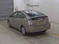 Toyota Prius лот № 7031 оценка 3  с аукциона в Японии 1