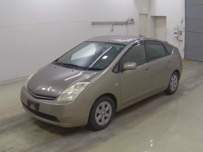 Toyota Prius  с аукциона в Японии