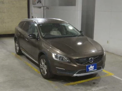 Volvo V60  с аукциона в Японии