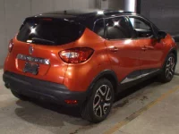 Renault Captur лот № 9451 оценка 3.5  с аукциона в Японии 4